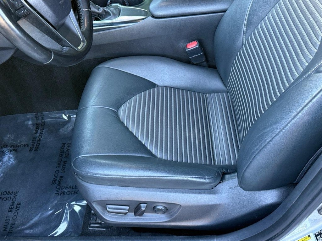 2019 Toyota Camry SE Auto (Natl)
