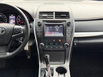 2015 Toyota Camry 4dr Sdn I4 Auto SE (Natl)