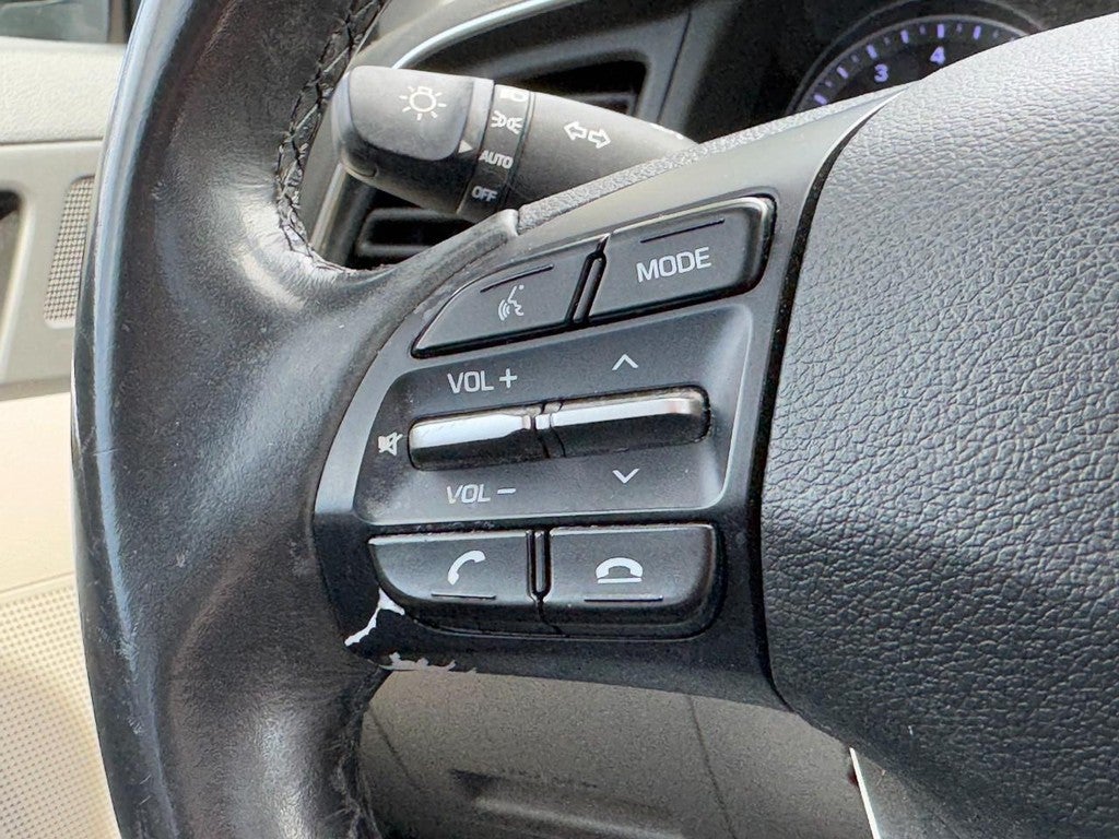 2020 Hyundai Elantra Value Edition IVT