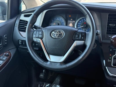 2017 Toyota Sienna Limited Premium AWD 7-Passenger (Natl)