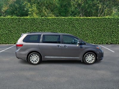 2017 Toyota Sienna Limited Premium AWD 7-Passenger (Natl)