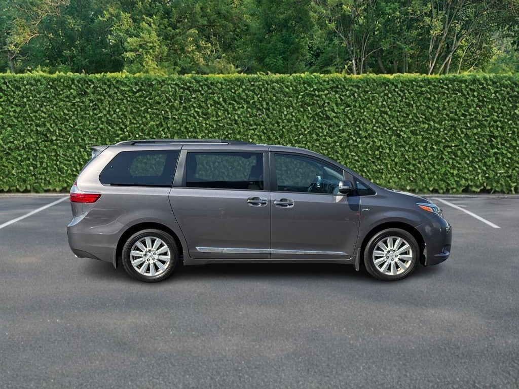 2017 Toyota Sienna Limited Premium AWD 7-Passenger (Natl)