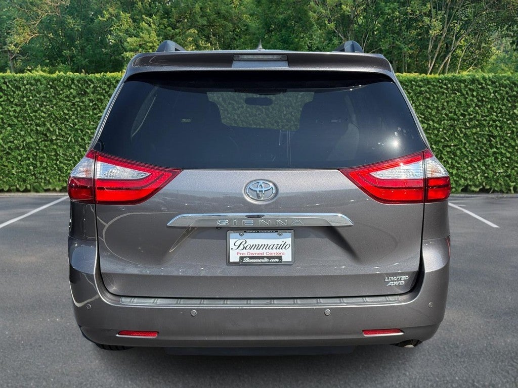 2017 Toyota Sienna Limited Premium AWD 7-Passenger (Natl)