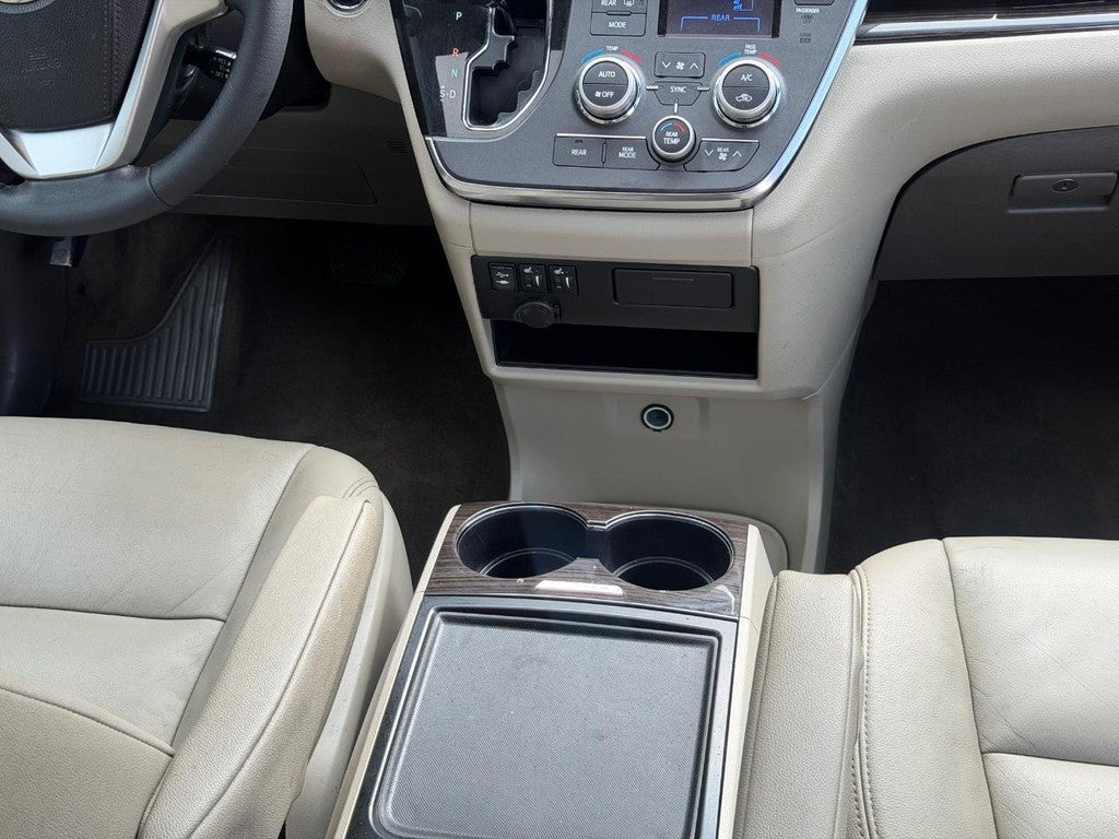 2017 Toyota Sienna Limited FWD 7-Passenger (Natl)