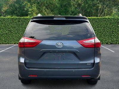 2017 Toyota Sienna Limited FWD 7-Passenger (Natl)