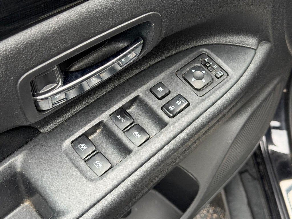 2018 Mitsubishi Outlander LE FWD