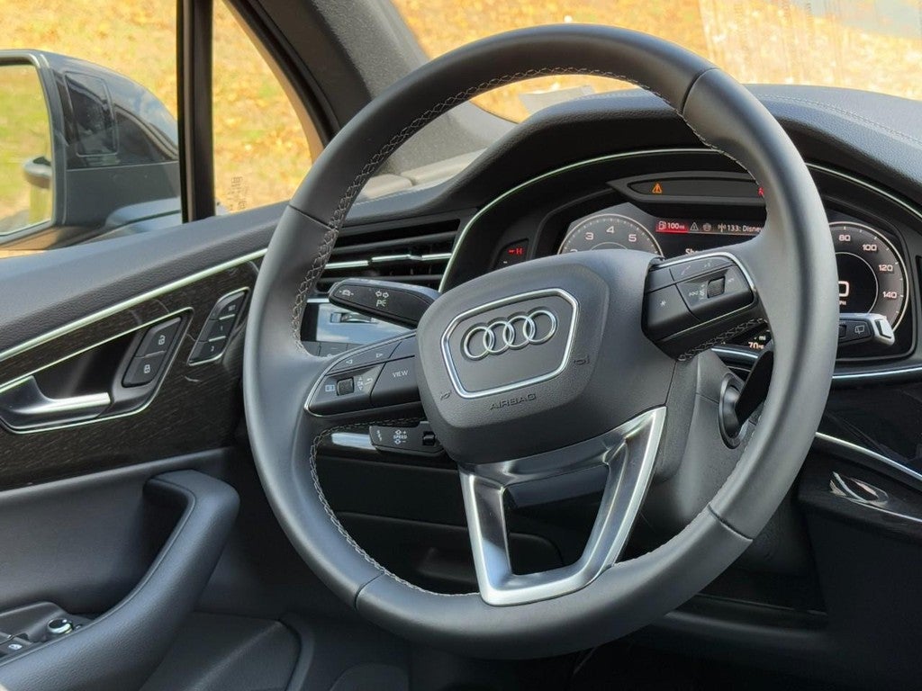 2025 Audi Q7 Premium 55 TFSI quattro